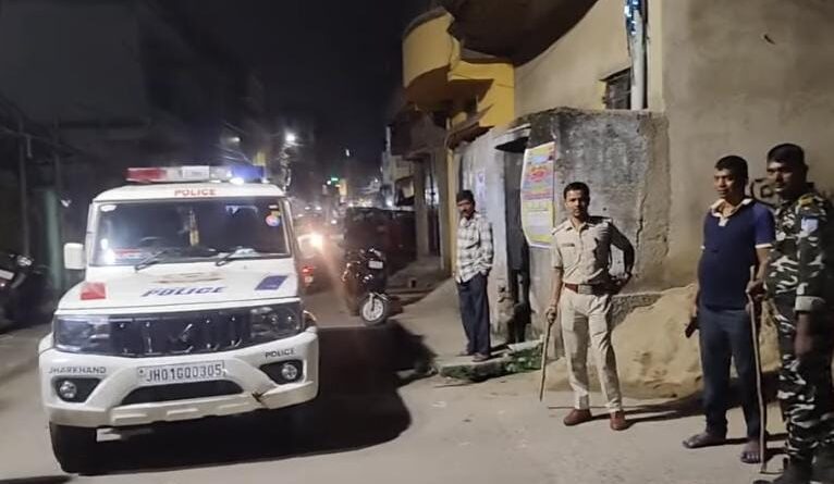 राँची के डोरंडा में ताबड़तोड़ फायरिंग से मचा हड़कंप, जावेद अनवर को बनाया निशाना; पुरानी रंजिश में गोलीबारी का आरोप…