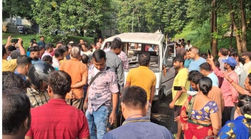 ब्रेक फेल होते ही बेकाबू हुई स्कूल वैन, डिवाइडर पर चढ़ी; 10 बच्चे घायल, तीन की हालत गंभीर