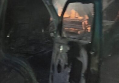 पशु तस्करी की सूचना पर पिस्का मोड़ में हंगामा, पशु लदा पिकअप दुर्घटनाग्रस्त; पशुओं को उतारकर लोगों ने वाहन फूंका…