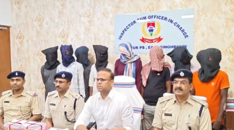 जमशेदपुर में वाहन चोरों का बड़ा नेटवर्क बेनकाब, 8 गिरफ्तार; चोरी की 21 बाइक बरामद, नंबर बदलकर ओडिशा तक खपाते थे