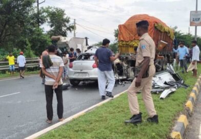 रफ्तार का कहर… मरीन ड्राइव पर ट्रेलर में समा गई तेज रफ्तार कार, मंत्री दीपिका पांडेय सिंह की बेटी समेत 4 की दर्दनाक मौत…