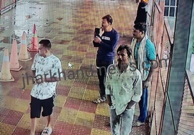 राँची रेलवे स्टेशन से बच्चा गायब होने का CCTV फुटेज आया सामने, संदिग्ध युवक बच्चे को ले जाता दिखा;राँची पुलिस की कार्रवाई तेज