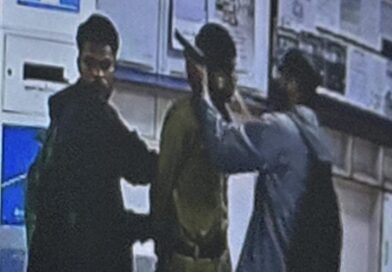 चेहरे नहीं छिपाए, फिर भी पुलिस की पकड़ से दूर हैं पांचों डकैत; केनरा बैंक लूटकांड में पांचों डकैतों पर 10 लाख का इनाम, सूचना देने वाले को मिलेगा 2-2 लाख