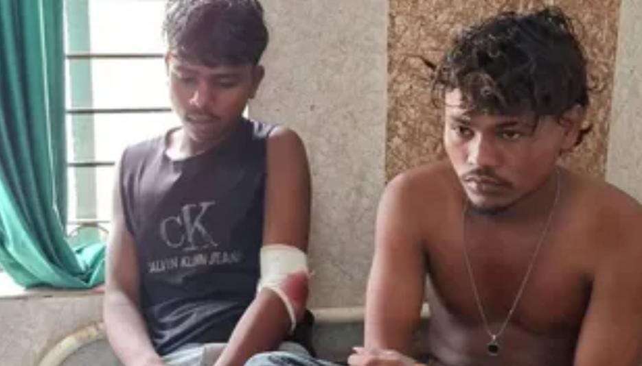 20 दिन की इंस्टाग्राम दोस्ती में चढ़ा प्यार का खुमार,लड़की से मिलने झारखण्ड पहुंचा युवक; ग्रामीणों ने पकड़कर पीटा,दो अस्पताल में भर्ती,तीसरा भाग निकला..