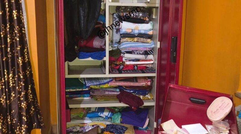 राँची में दिनदहाड़े बड़ी चोरी: दंपति ऑफिस गए, इधर फ्लैट का ताला तोड़ 36.30 लाख का माल साफ; गहने, नकदी और जमीन के दस्तावेज गायब..