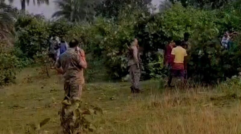 दुमका में दरिंदगी की हद पार…14 साल की किशोरी से गैंगरेप के बाद हत्या का आरोप, पोस्टमार्टम में मुंह से निकली लकड़ी ने उड़ाए होश!