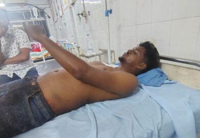 दुमका में चाकूबाजी से सनसनी, चाचा के गले पर चाकू से हमला करने का भतीजे पर आरोप; अस्पताल में चल रहा इलाज