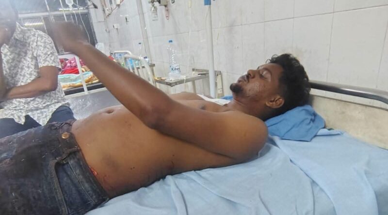 दुमका में चाकूबाजी से सनसनी, चाचा के गले पर चाकू से हमला करने का भतीजे पर आरोप; अस्पताल में चल रहा इलाज