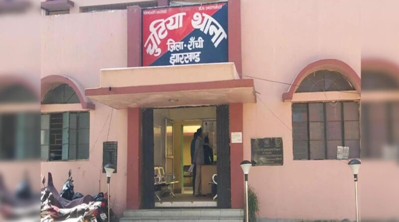 चोरों ने तोड़ा घर का ताला, पुलिस ने तोड़ा उनका ‘प्लान’… फिल्मी अंदाज में चुटिया पुलिस ने दो शातिरों को दबोचा