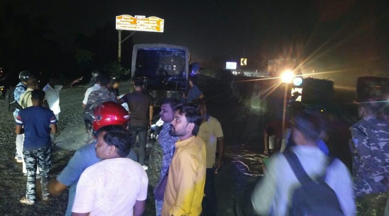 राँची में दर्दनाक सड़क हादसा: रिंग रोड पर अज्ञात वाहन से टकराई बाइक, तीन युवकों की मौके पर मौत; किसी ने नहीं पहना था हेलमेट