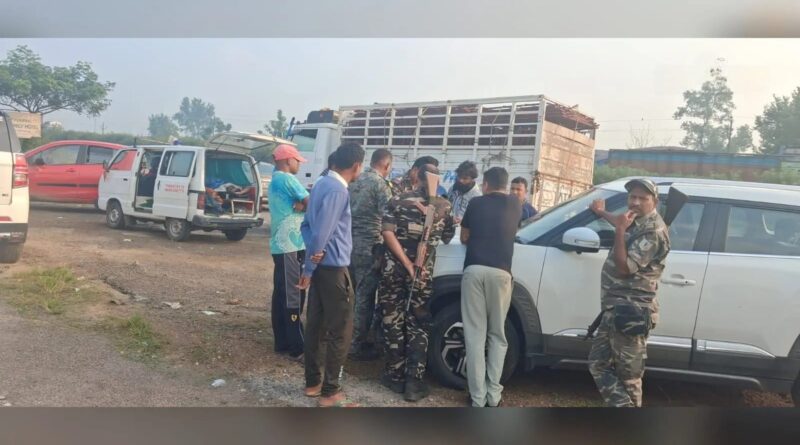 रात के सन्नाटे में सड़क किनारे खड़ा था मिनी ट्रक, पुलिस ने खटखटाया तो नहीं मिला जवाब; अंदर मिली चालक की लाश