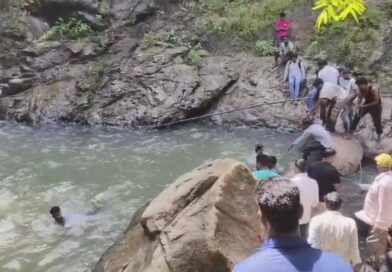 लोहरदगा के स्मॉल फॉल में दर्दनाक हादसा, डूबे दो ममेरे-फुफेरे भाई; एक का शव मिला…