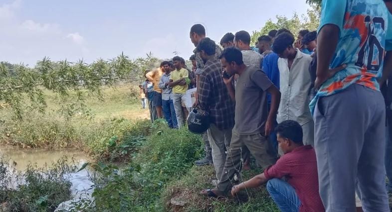 खूंटी में सनसनी: बोरे में बंद मिला युवती का शव, तिग्गा नदी पुल के नीचे फेंकी गई लाश