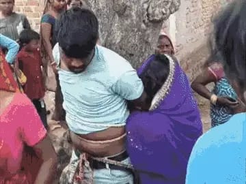 झारखण्ड में बिहार के आशिक की शामत… प्रेमिका से मिलने पहुंचा तो ग्रामीणों ने पेड़ से बांधा, पूछताछ के बाद मारपीट,पुलिस ने छुड़ाया