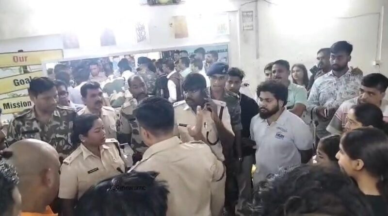 राँची के हरमू रोड स्थित राइफल शूटिंग क्लब के बाथरूम में रिकॉर्डिंग का आरोप, परिजनों का फूटा गुस्सा; एक हिरासत में, मोबाइल जब्त