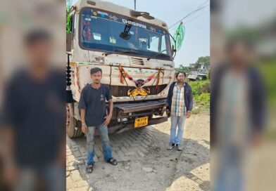 ट्रेलर बरामद हुआ तो मालिक ने चालक को माफ किया, वापसी के पैसे नहीं थे तो पुलिस ने निभाई इंसानियत