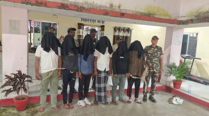 गाय-बछड़ों की चोरी कर बूचड़खाने पहुंचाने वाला गिरोह बेनकाब, 6 गिरफ्तार; XUV समेत 4 वाहन और 4 गोवंश बरामद