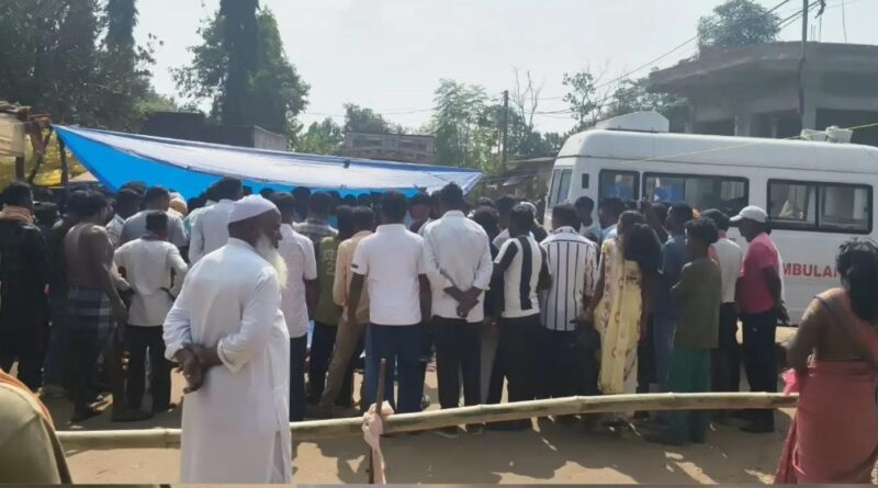 लोहरदगा में हाइवा का कहर… पूर्व प्रखंड प्रमुख के दो भाइयों की मौत, शव सड़क पर रख ग्रामीणों का हंगामा