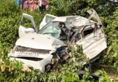 भीषण सड़क हादसे में तीन की मौत, दो गंभीर; छत्तीसगढ़ से टाटानगर जा रही कार ट्रेलर से टकराई