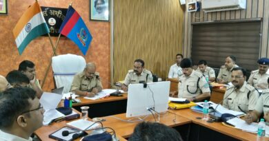 हजारीबाग में अपराधियों पर SP का शिकंजा….पूजा पंडालों में सादे लिबास में पुलिस, पुराने अपराधियों से लेकर नशे के सौदागरों तक पर नजर