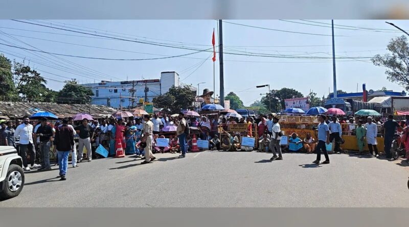 खूँटी में स्कूल के फादर पर जानलेवा हमला..संत मिखाइल स्कूल में मची सनसनी, विरोध में सड़क पर उतरे लोग; NH पर चक्का जाम