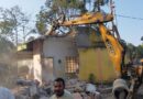 राँची: कांटाटोली-सिरमटोली कनेक्टिंग फ्लाईओवर के लिए बड़ी कार्रवाई, ऑक्सफोर्ड स्कूल की बाउंड्री पर चला बुलडोजर