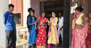थाना प्रभारी के सामने महिला ने पी लिया जहर, मचा हड़कंप;तत्काल अस्पताल में कराया गया भर्ती, जमीन विवाद में 12 आरोपियों पर कार्रवाई नहीं होने से थी नाराज