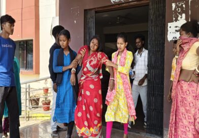 थाना प्रभारी के सामने महिला ने पी लिया जहर, मचा हड़कंप;तत्काल अस्पताल में कराया गया भर्ती, जमीन विवाद में 12 आरोपियों पर कार्रवाई नहीं होने से थी नाराज