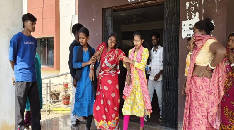 थाना प्रभारी के सामने महिला ने पी लिया जहर, मचा हड़कंप;तत्काल अस्पताल में कराया गया भर्ती, जमीन विवाद में 12 आरोपियों पर कार्रवाई नहीं होने से थी नाराज