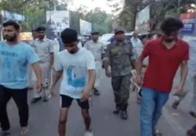 अभिजीत हत्याकांड:धनबाद पुलिस का सख्त एक्शन, तीन आरोपियों की कोर्ट तक पैदल परेड
