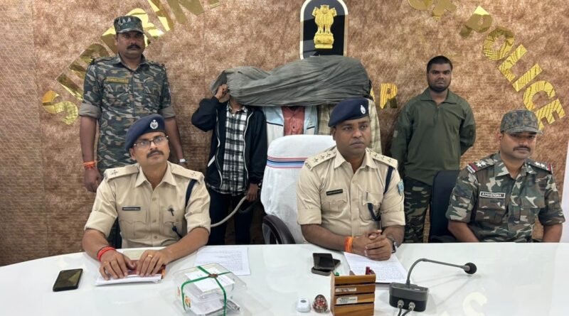 लातेहार में रंगदारी नहीं मिली तो पेट्रोल पंप पर गोली चलाने की थी तैयारी, हथियार के साथ 3 अपराधी पुलिस के हत्थे चढ़ा…