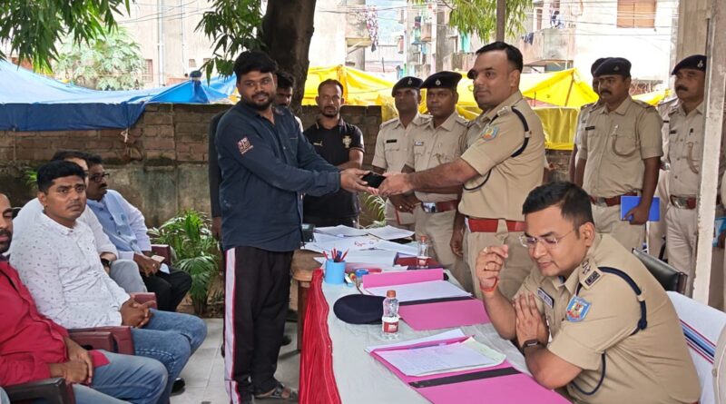 राँची पुलिस की बड़ी पहल: ‘जन-शिकायत समाधान कार्यक्रम’ में ऑन-द-स्पॉट 184 मामलों का हुआ निपटारा, 10 गंभीर मामलों में FIR दर्ज