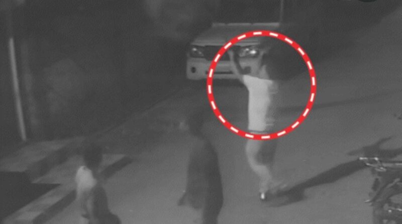 जमशेदपुर में दुकानदार के घर-दुकान पर फायरिंग से सनसनी, पैसों के लेन-देन का विवाद बनी वजह, CCTV में कैद हुई घटना