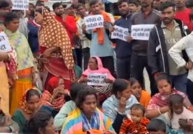 राँची में दो हत्याकांड से उबाल, सड़क पर उतरे लोग: रामु उरांव हत्याकांड में NH-75 जाम, तो होटल कर्मी राहुल गोराई की हत्या के विरोध में पिठौरिया चौक पर प्रदर्शन