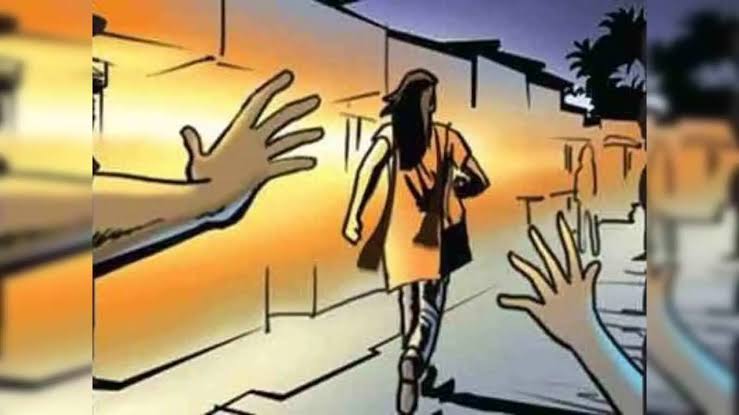 राँची में कोचिंग जा रही छात्रा से सरेराह छेड़खानी, बाल खींचकर बाइक पर बैठाने की कोशिश…लोगों ने आरोपी को पकड़ा