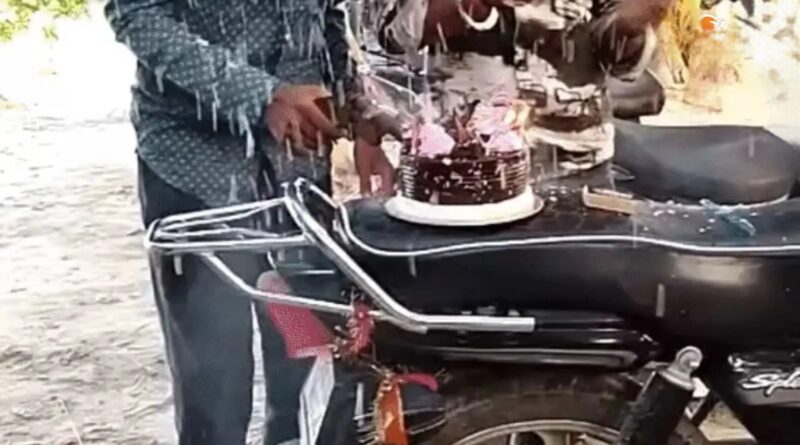 भौकाल के चक्कर में कट्टे से काटा केक, वीडियो ने खोली पोल; दो नाबालिग पकड़े गए