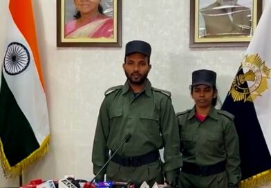 कोलकाता में झारखण्ड के दो इनामी माओवादी नेताओं का सरेंडर, मंगल-मालती ने छोड़ा हथियारों का रास्ता; भारी मात्रा में हथियार बरामद